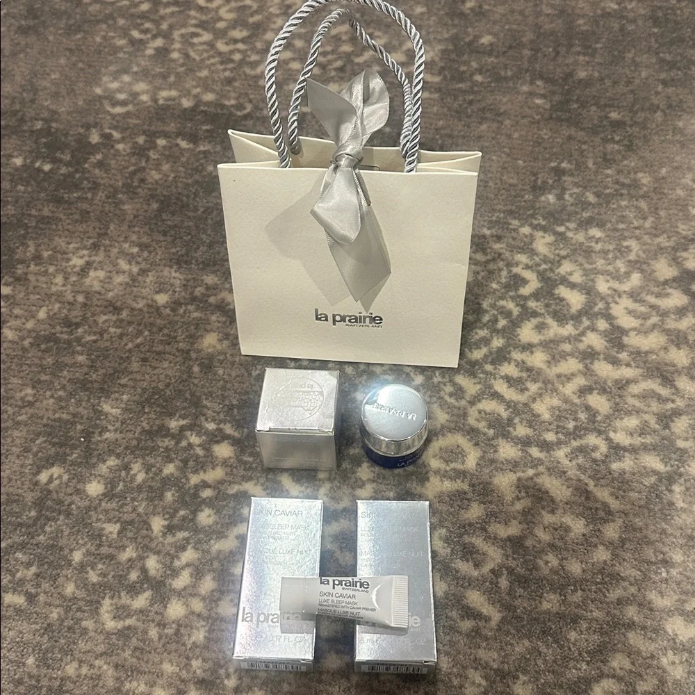 LA PRAIRIE BAG, 3 CAVIAR SLEEP MASK 1 JAR 2 TUBES